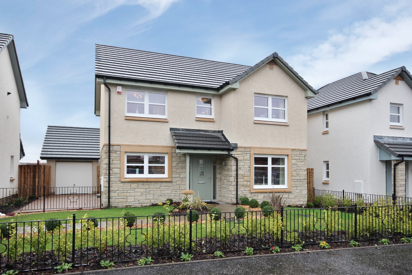 Calderwood Village Dundas Estates